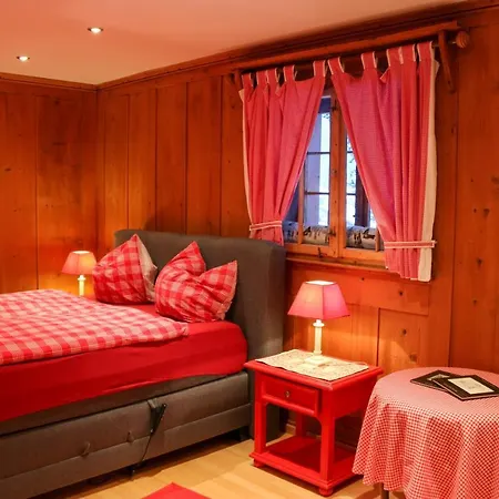 Surlej Apartment *