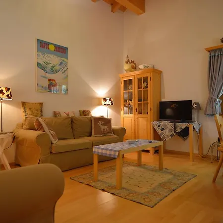Surlej Apartment *